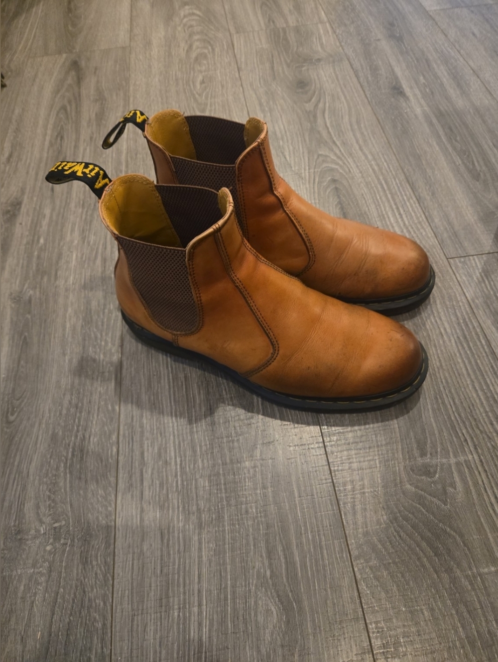 Dr Martens 2976 Chelsea Boots Mens 11 Brown Leather AirWair Slip On Classic. - Picture 2 of 7